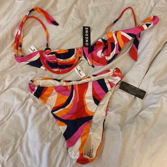 One one bikini - Picture 3 of 3